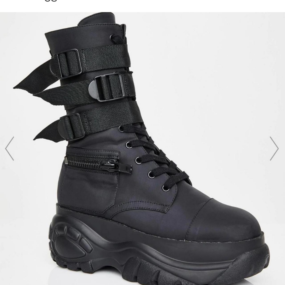 Poster Grl Mad Hustle Pocket Combat Boots